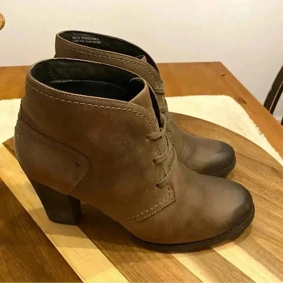 Clarks Artisan Alpine Melt Booties Heel Lace Up Boho Cottagecore Ankle Boots - Picture 6 of 10